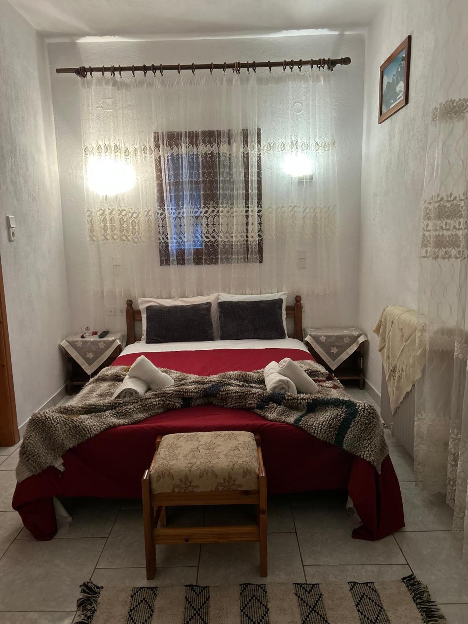 Karpouzis Guesthouse Víkos Eksteriør bilde